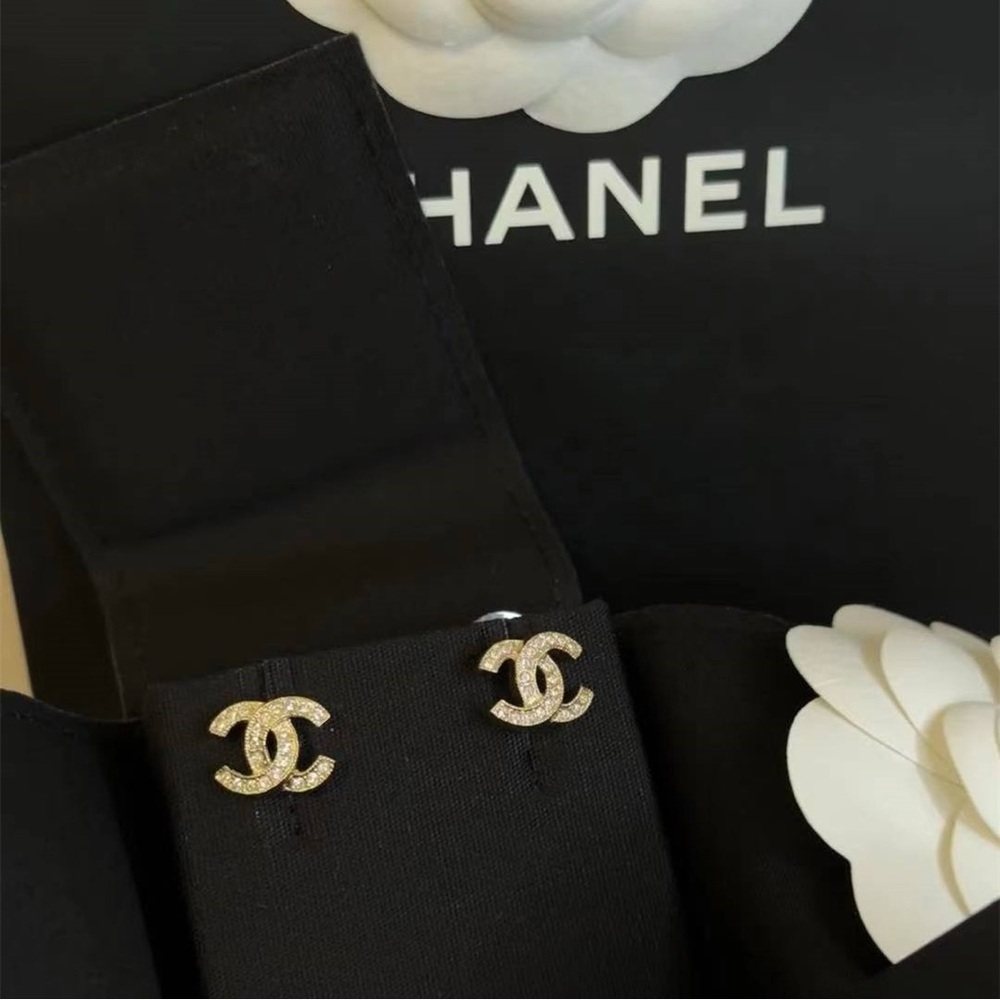 Chanel Gold Earrings ✨